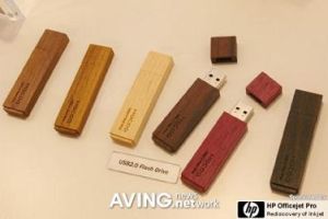 marubeni-infotec-wood-made-thumb-drives
