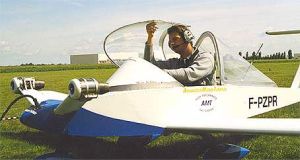 Cri-Cri Prepare for Takeoff