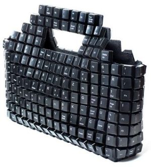 purse-made-out-of-computer-keyboard.jpg