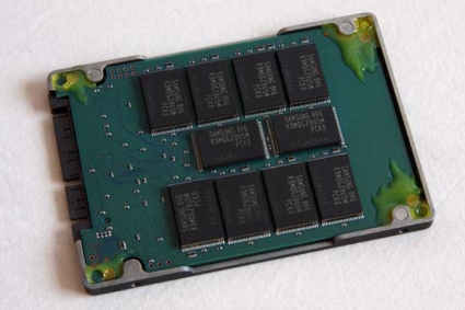 ocz-summit-series-ssd-chips