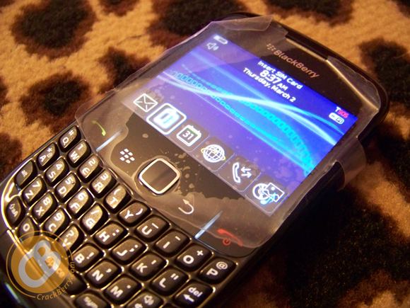 BlackBerry Curve 8520 With Optical Trackpad – Leaked Pics