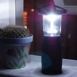 Hand Crank and Solar Powered Lamp
