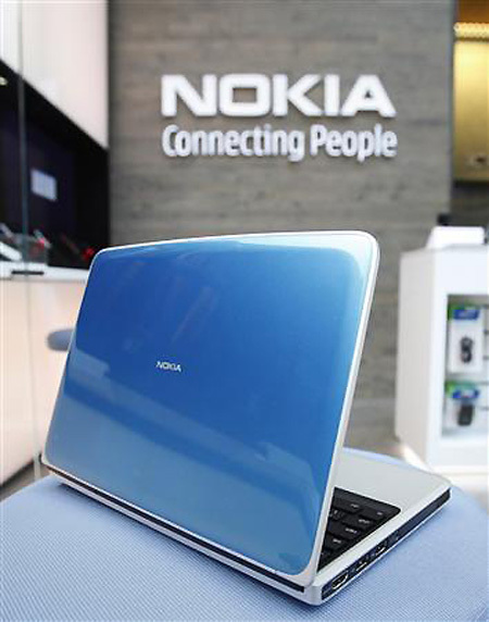 Nokia Booklet Back Nokia Booklet 3G Live Pictures