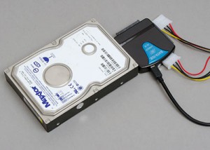 bdbf usb to sata idea combo kit desktop 300x214 USB to SATA IDE Combo Kit