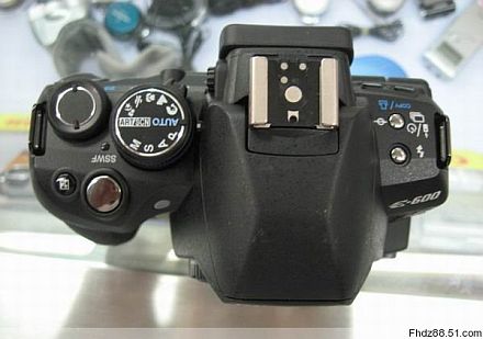 olympus-e-600-lower-end-dslr-camera-3 olympus-e-600-lower-end-dslr-camera-3