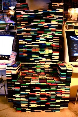 nintendo throne 267x400 7 Foot Tall Throne made from Super Famicom Cartridges