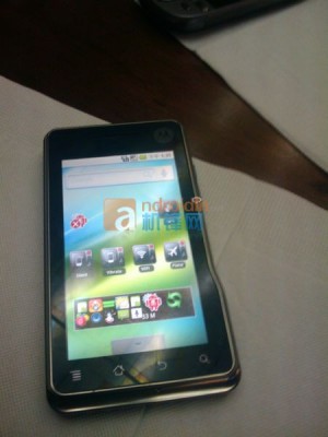 Motorola Sholes Tablet 300x400 Motorola Sholes Tablet XT701   More Pics