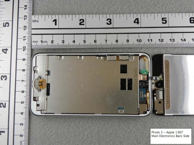 iPod touch teardown inside 650x485 iPod touch Tear Down by FCC